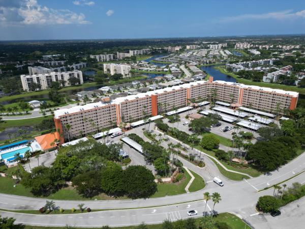 Huntington Towers, 7370 S Oriole Blvd #102, Delray Beach, Florida 33446, image 1