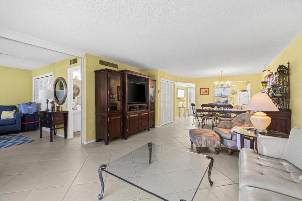 Tropic Bay, 911 Gardenia Dr #249, Delray Beach, Florida 33483, image 2