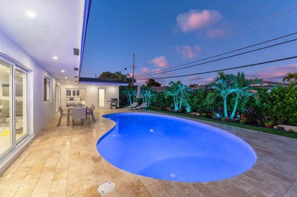 Imperial Point, 6600 NE 21st Dr, Fort Lauderdale, Florida 33308, image 1