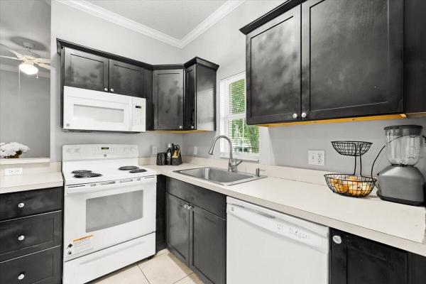 Freshwater Avenue, 917 14th St, West Palm Beach, Florida 33401, image 3