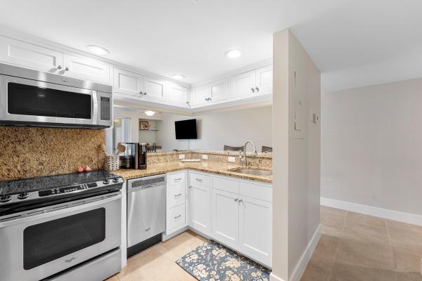Poolside Villas At Jupiter Ocean & Racquet Club, 1605 S Us Highway 1 #M2-108, Jupiter, Florida 33477, image 3