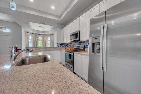 Morningside Palm Breezes Club, 408 Seafoam Cir, Fort Pierce, Florida 34945, image 1