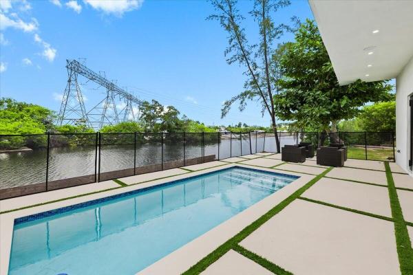 Sun Gardens, 201 NW 14th Way, Dania Beach, Florida 33004, image 1