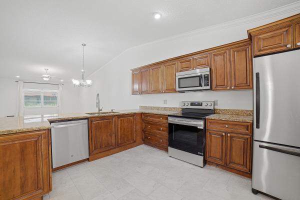 Huntington Pointe, 6070 Sunny Manor Ct, Delray Beach, Florida 33484, image 2