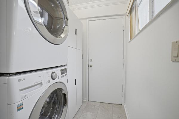 Huntington Pointe, 6070 Sunny Manor Ct, Delray Beach, Florida 33484, image 1