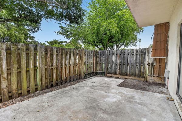 Chateaulaine, 11556 NW 1st St, Plantation, Florida 33325, image 2