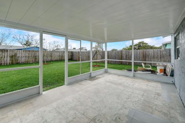Commonwealth Manor, 520 SW 13th Pl, Deerfield Beach, Florida 33441, image 2