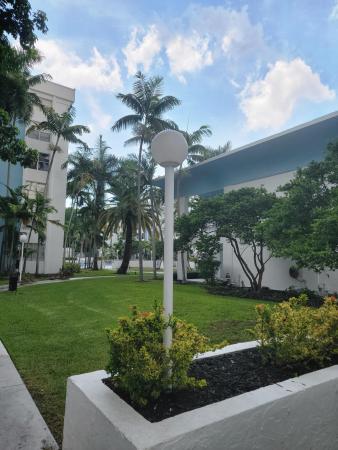 484 NW 165th Street Rd #A-609, Unincorporated Dade County, Florida 33169, image 2