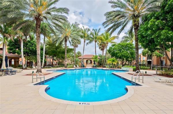 8020 N Nob Hill Rd #206, Tamarac, Florida 33321, image 2
