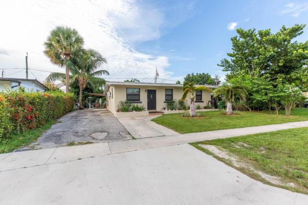Palm Springs Village, 172 Jamaica Dr, Palm Springs, Florida 33461, image 2