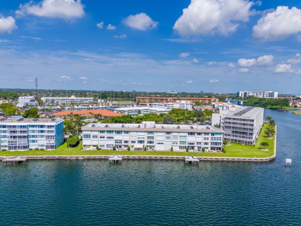 Landings East, 52 Yacht Club Dr #204, North Palm Beach, Florida 33408, image 2