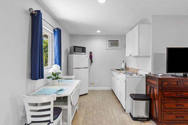 Lake Eden, 3815 S Lake Dr, Boynton Beach, Florida 33435, image 3