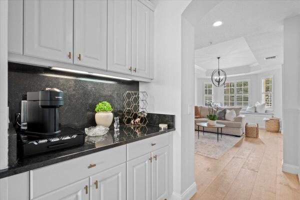 Harbour Oaks, 11818 Valencia Gardens Ave, Palm Beach Gardens, Florida 33410, image 2