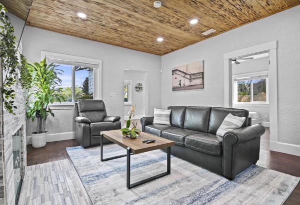 Estates Of South Palm Beach, 424 Malverne Rd, West Palm Beach, Florida 33405, image 1