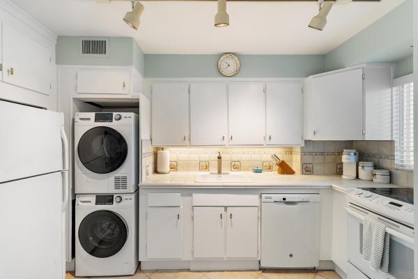 Palm Beach Shores Apartments, 33 S Ocean Ave #206, Palm Beach Shores, Florida 33404, image 3