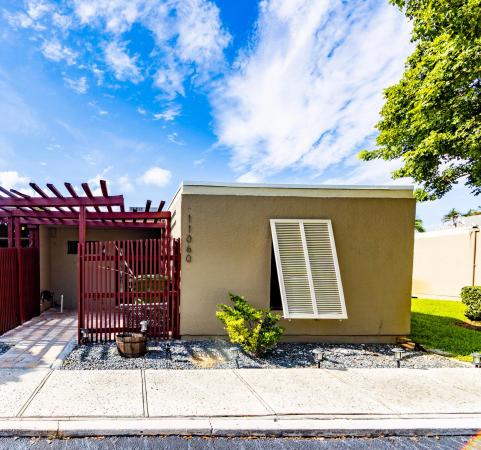 Villas West, 11060 S Lakeview Dr, Pembroke Pines, Florida 33026, image 2