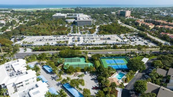 814 Bay Colony Dr S, Juno Beach, Florida 33408, image 2