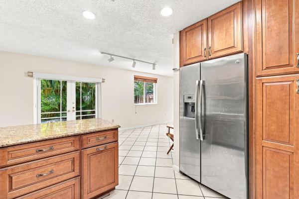 3203 Mcdonald St, Miami, Florida 33133, image 2