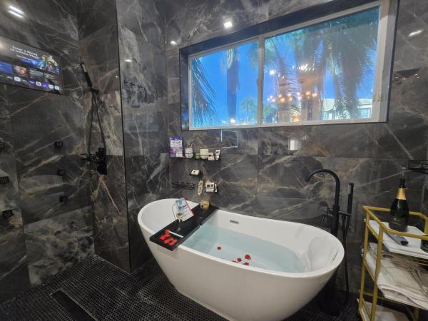 Marina Bay Estates, 11910 Osprey Point Cir, Wellington, Florida 33449, image 1