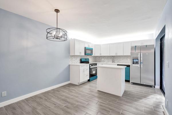 Waterford Courtyards At Jacaranda, 736 NW 98th Cir, Plantation, Florida 33324, image 2