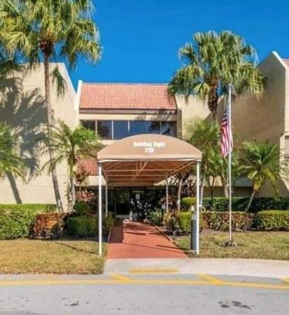 Racquet Club At Bonaventure, 220 Lakeview Dr #103, Weston, Florida 33326, image 1