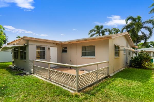 Mainlands Of Tamarac Lakes, 4818 NW 58th St, Tamarac, Florida 33319, image 3