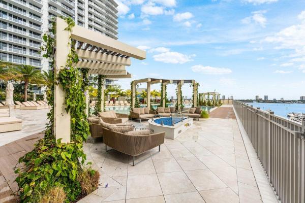 220 Lake Shore Dr DRIVE #702, Lake Park, Florida 33403, image 1