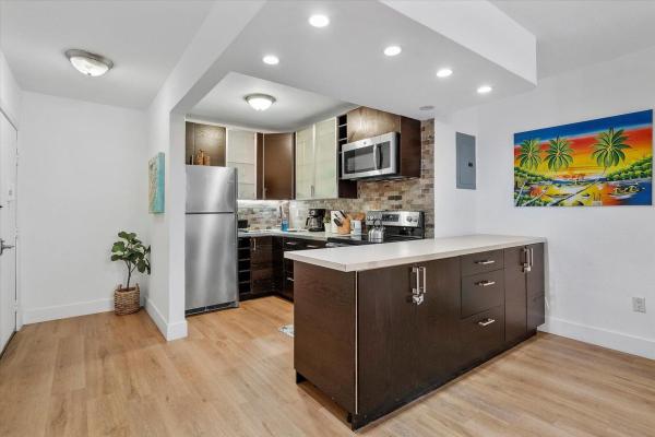 Melrose Place South, 3522 NE 166th St #6, North Miami Beach, Florida 33160, image 1
