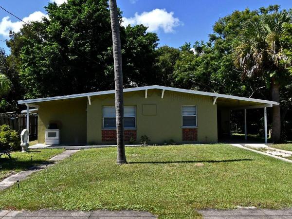 Indian Hills Estates, 2021 Hills Ct, Fort Pierce, Florida 34950, image 1