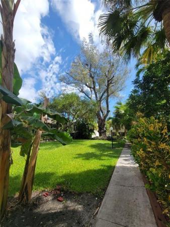 19424 NE 26th Ave #131B, Unincorporated Dade County, Florida 33180, image 1