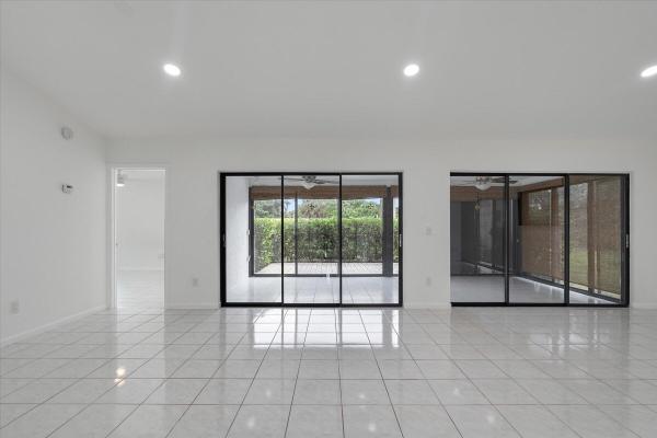 Buttonwood, 6510 Olivewood Cir, Greenacres, Florida 33463, image 2