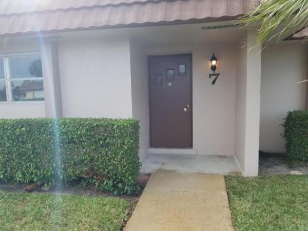 5725 Fernley Dr E #7, West Palm Beach, Florida 33415, image 2