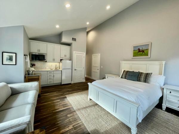 Tennis Lodges, 11863 Wimbledon Cir #546, Wellington, Florida 33414, image 2