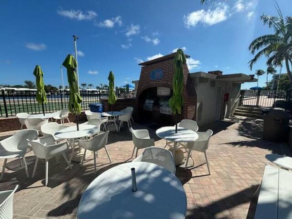 Seagate Of Gulfstream, 2000 S Federal Hwy #301, Boynton Beach, Florida 33435, image 2