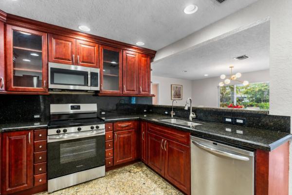 Boca Raton Heights, 319 SW 2nd St, Boca Raton, Florida 33432, image 2