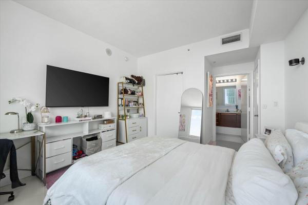 Quantum On The Bay, 1900 N Bayshore Dr #2312, Miami, Florida 33132, image 1