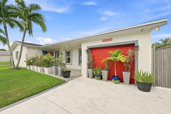 16820 SW 108th Ave, Unincorporated Dade County, Florida 33157, image 1