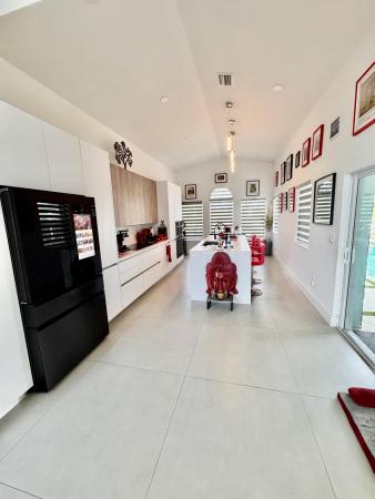 Wilshire, 1081 Wilshire Cir E, Pembroke Pines, Florida 33027, image 3
