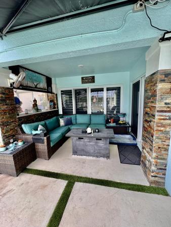 Wilshire, 1081 Wilshire Cir E, Pembroke Pines, Florida 33027, image 2