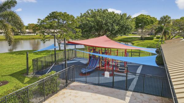 Westwood Gardens, 5602 Golden Eagle Cir, Palm Beach Gardens, Florida 33418, image 3