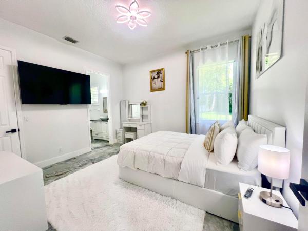 Lakefield West, 15700 Carrera Ln, Wellington, Florida 33414, image 1
