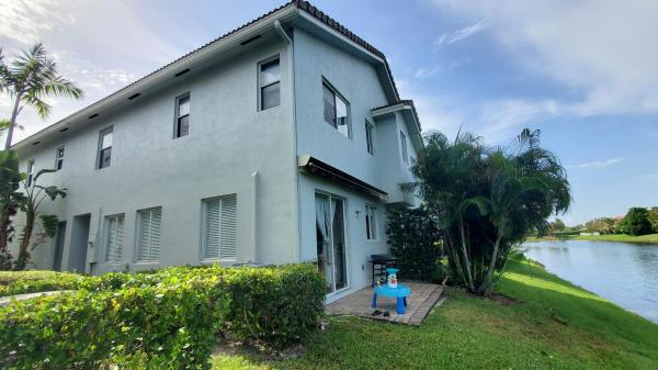Thousand Oaks, 3051 Laurel Ridge Cir, Riviera Beach, Florida 33404, image 1