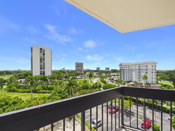 Lincoln Tower, 2400 Presidential Way #704, West Palm Beach, Florida 33401, image 2