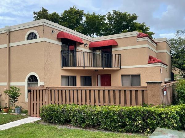 Banyan Lake, 8243 Thames Blvd #D, Boca Raton, Florida 33433, image 1