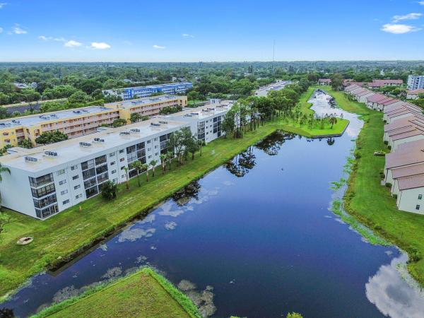 4725 Lucerne Lakes Blvd E #202, Lake Worth, Florida 33467, image 1