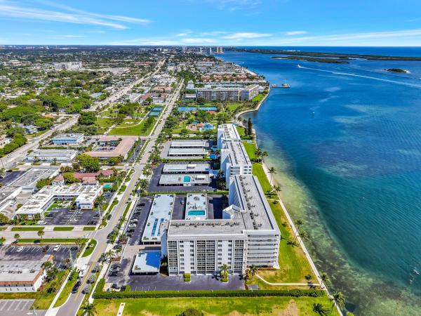 Lake Harbour Towers South, 301 Lake Shore Dr #302, Lake Park, Florida 33403, image 2