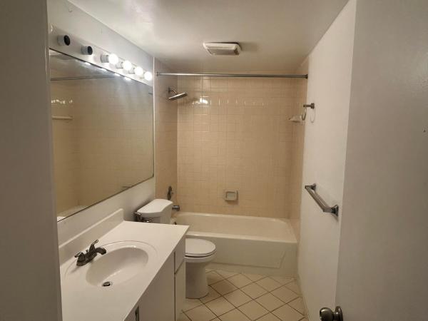 Waterside Luxury Townhomes, 804 Blue Ridge Cir, West Palm Beach, Florida 33409, image 2