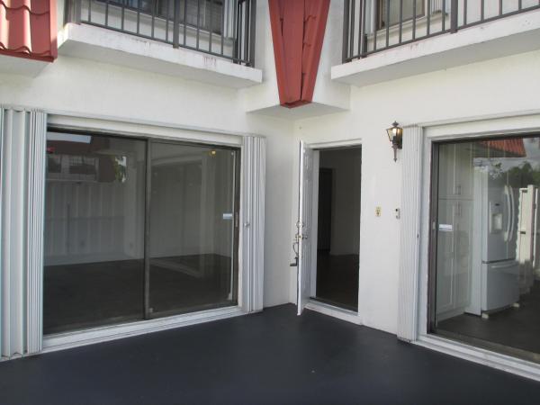 Golfview Harbour Townhouses, 1437 Princeton Ln, Boynton Beach, Florida 33426, image 2