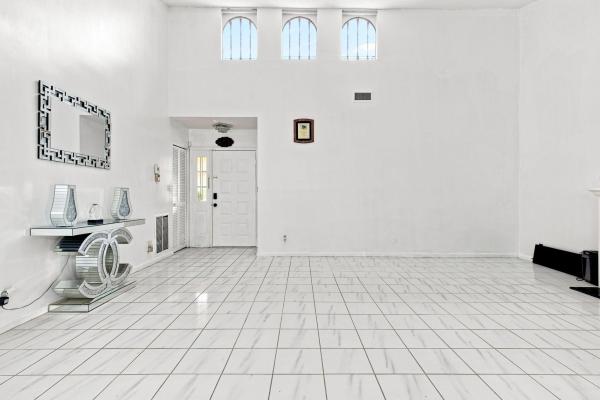 7918 Hibiscus Cir #59, Tamarac, Florida 33321, image 2