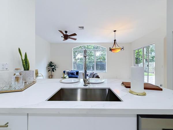 6657 Lurais Dr, Lake Worth, Florida 33463, image 1